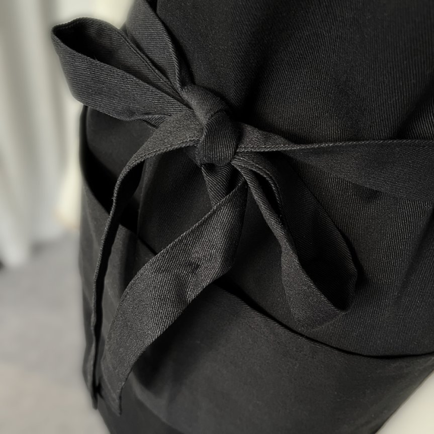 Rintaesiliina Fritz taskuilla