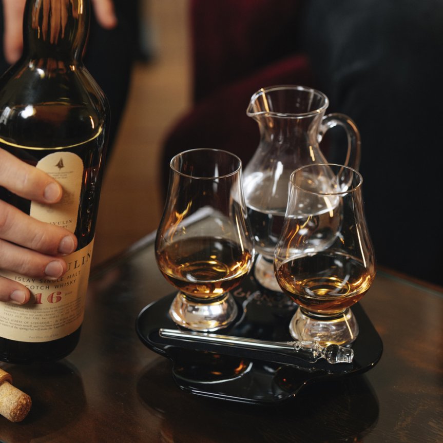 Glencairn Tasting Set - käsintehdyllä puulautasella